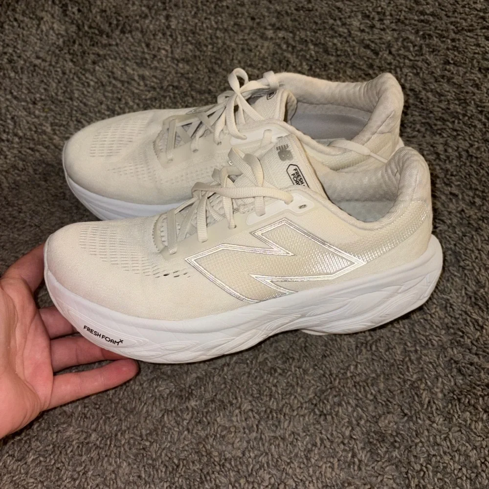 New Balance Women's Off-White Running Shoes with Cushioned Sole